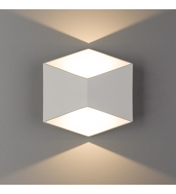 TRIANGLES 8143